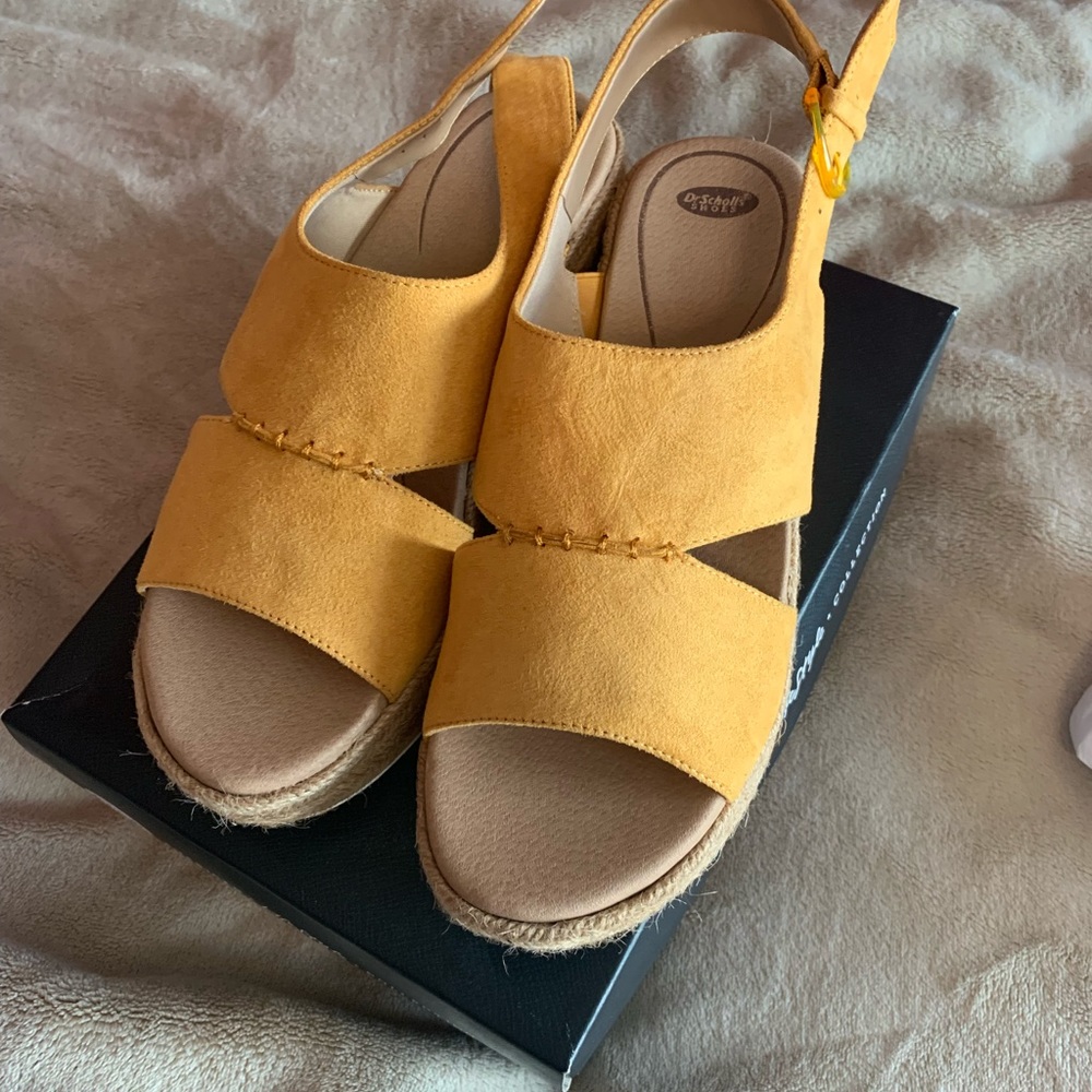 NIB Dr Scholls Catch 22 sandal- size 8.5